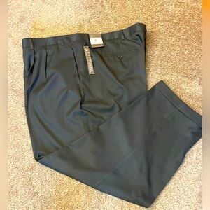 Mens NWTs Perry Ellis Pleated& Cuffed Dress Pants.Size 54W x 30L. Color GreyWolf